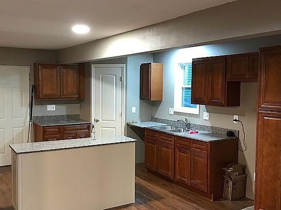 Cherry kitchen cabinets