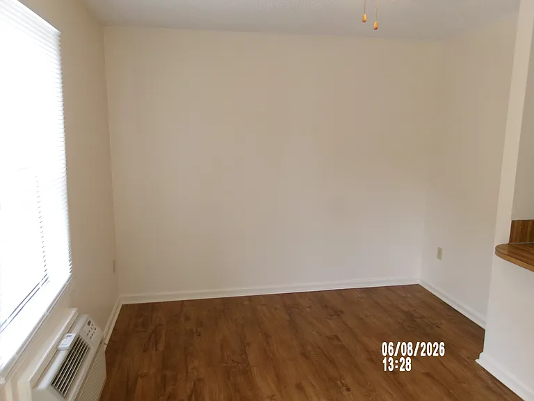 909 8th St NE #909 — Photo 3