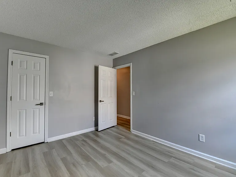 6125 Pattingham Dr — Photo 23