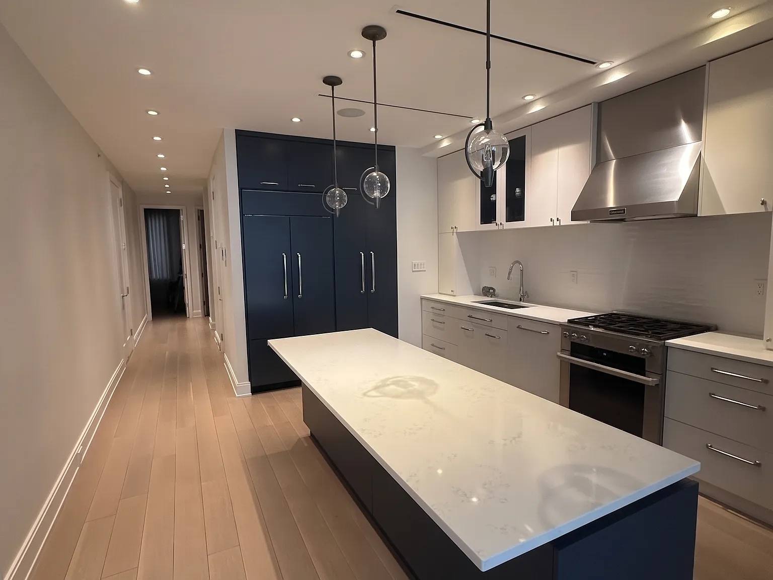 73 Warren Street — Photo 2