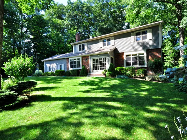 8 Drummer Drive, Windsor, CT 06095