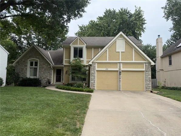 8531 Hallet St, Lenexa, KS 66215