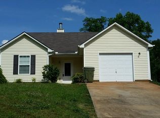 25 Savannah Place Dr, Lagrange, GA 30240
