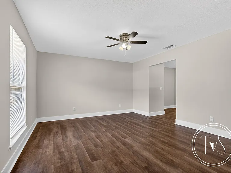 109 Elm St — Photo 5