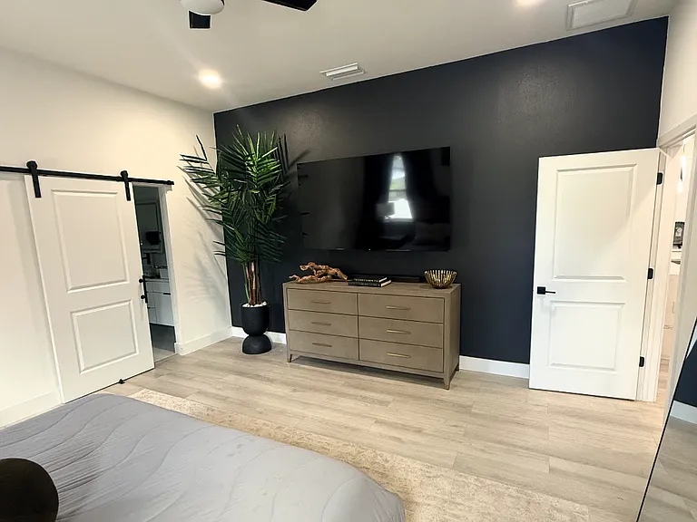 2143 W Saint Conrad St — Photo 14