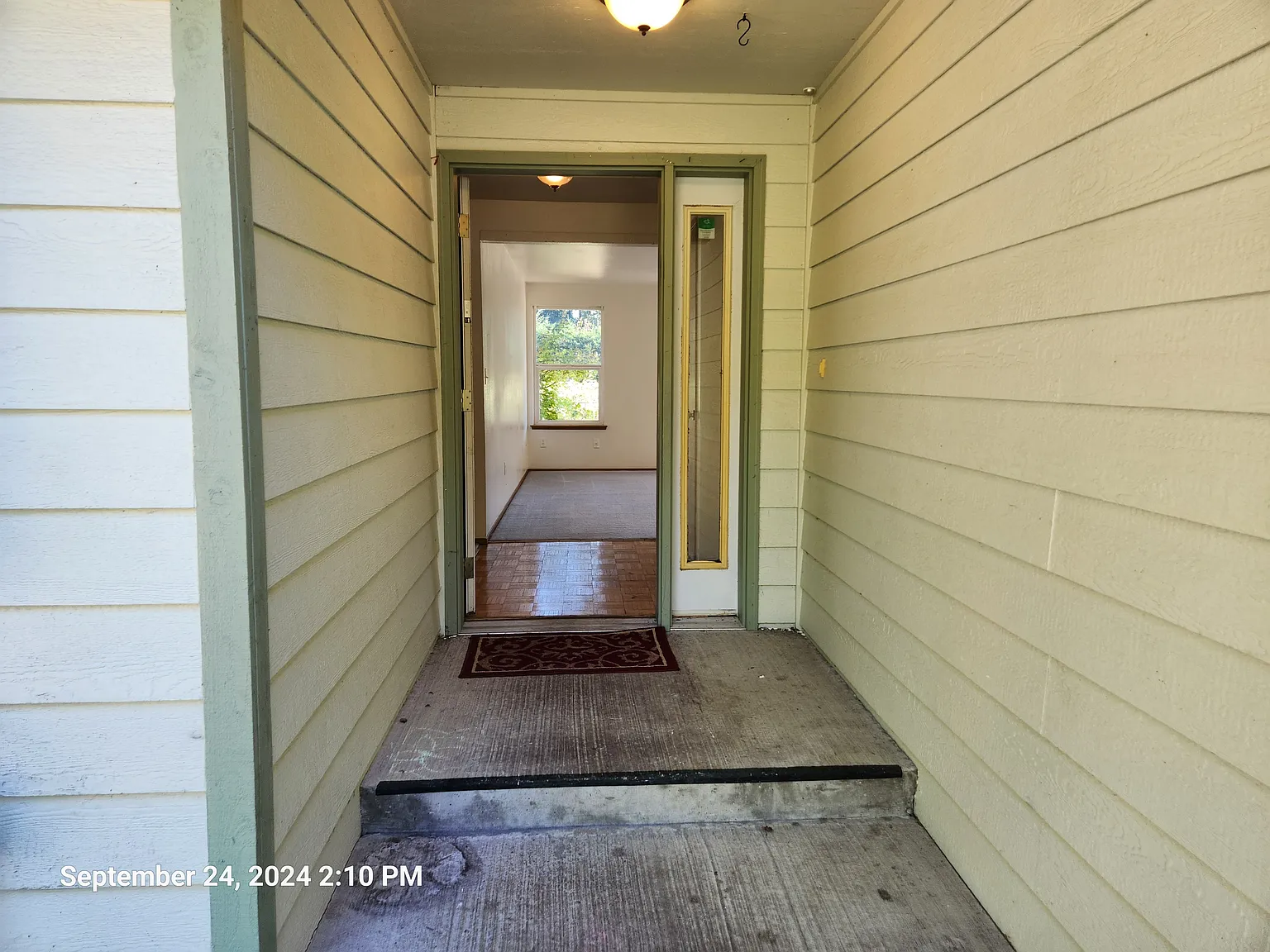 3 bed, 1300 sqft, $2,295 — Photo 2