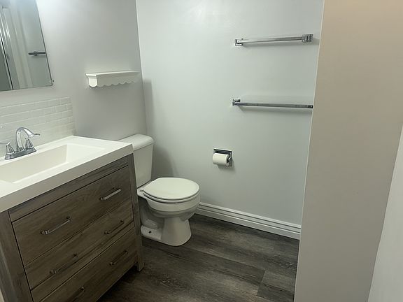 3rd image of 1641 Custer Avenue 1/2