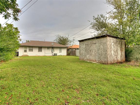 5th image of 1124 SW 51st St
