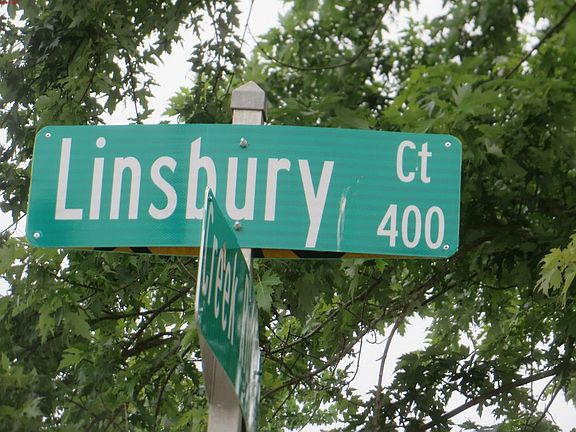 5th image of 302 Linsbury Ct