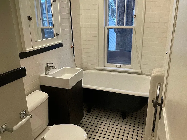 Ashland & Laurel Apartments — Photo 56