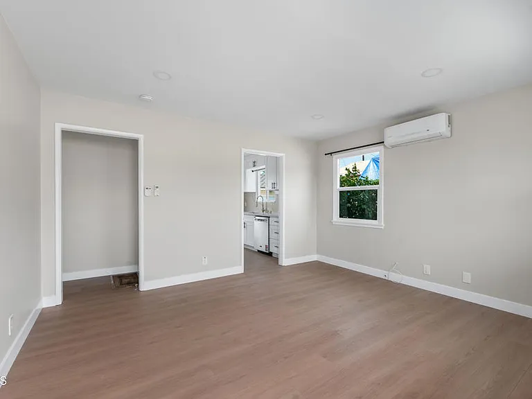 3103 N Olive Ave — Photo 5