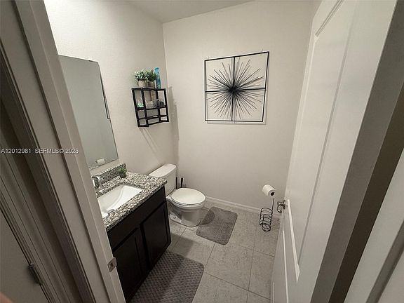 5th image of 1557 SW Dycus Ave