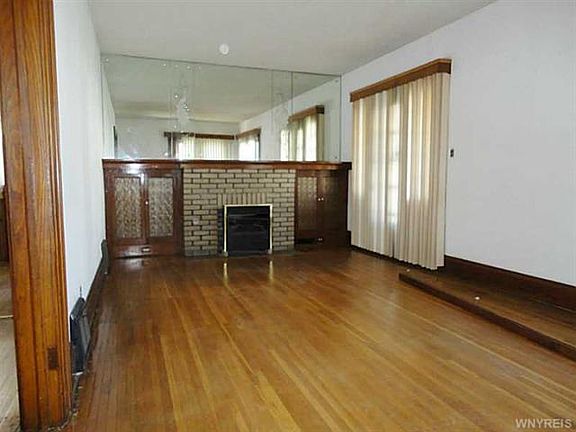 2nd image of 118 Hamilton Blvd