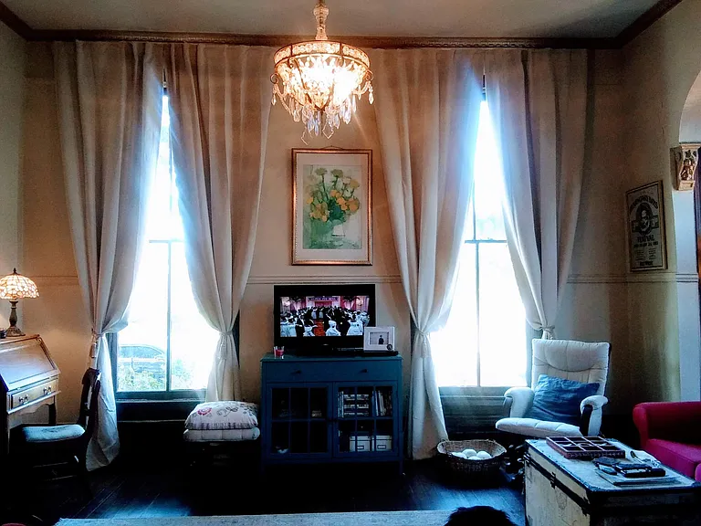 Middle bedroom, older pic