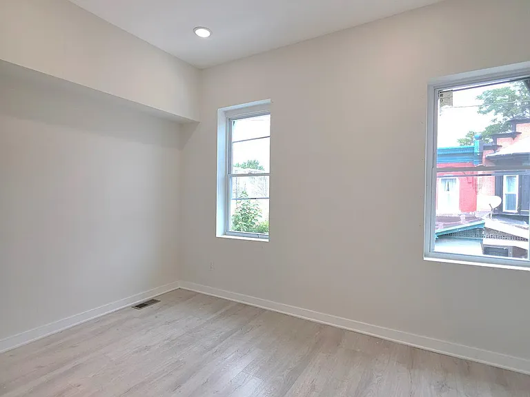 3226 Page St — Photo 10