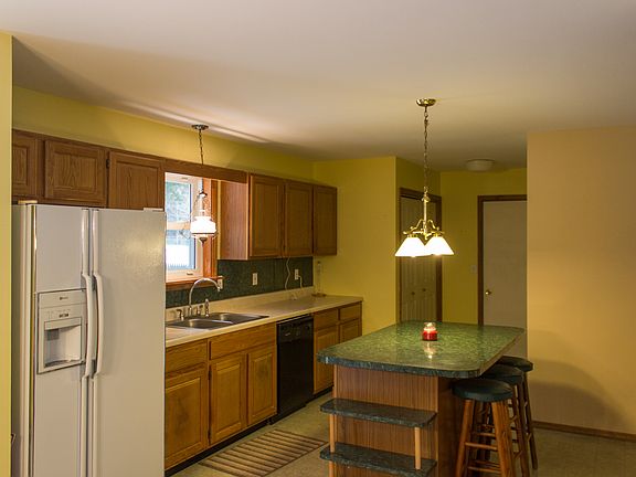 3rd image of 16 Primrose Ave