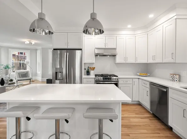 52 Forrester St #A, Salem, MA 01970