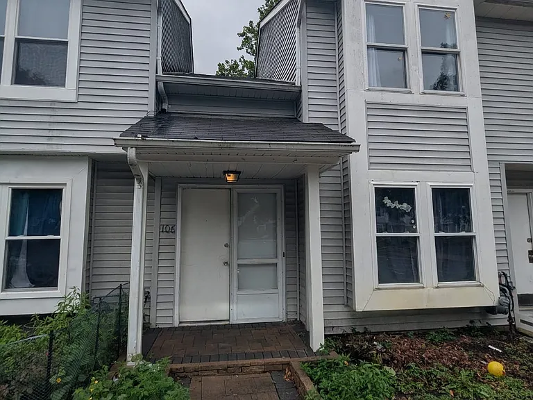 106 Woodlake Manor Dr — Photo 8