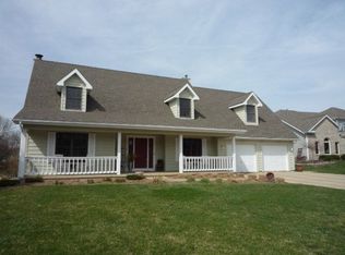 12 Saddlewood Ct, Sugar Grove, IL 60554