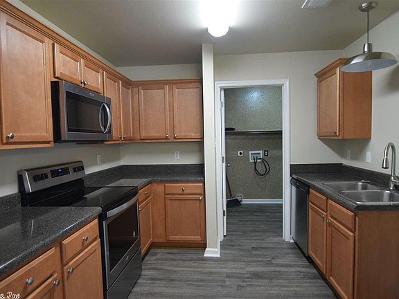 5th image of 15343 Oak Glen Dr