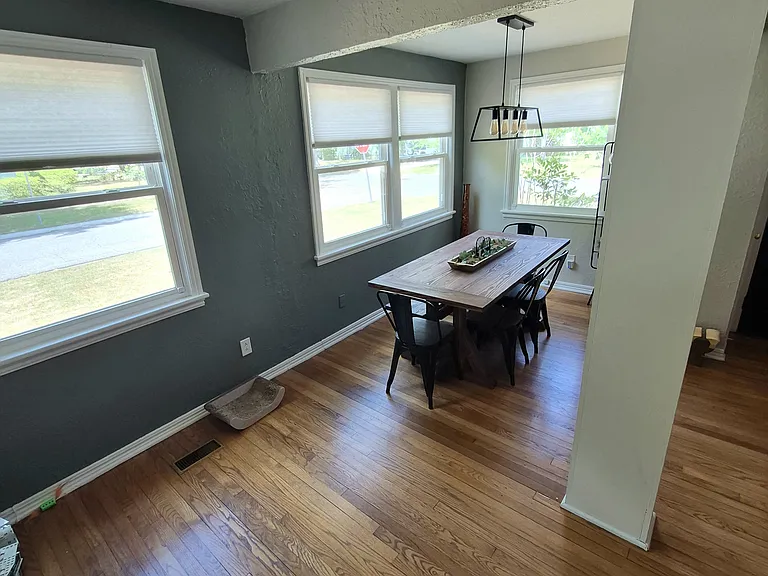 Front dining area