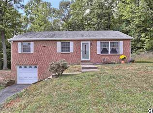 110 Forest View Dr, Shermans Dale, PA 17090