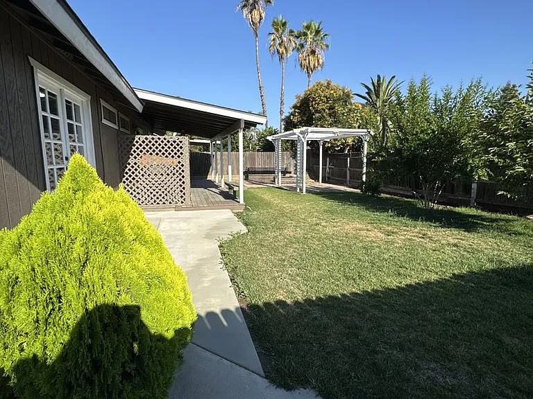 2601 S Kloth Dr — Photo 18