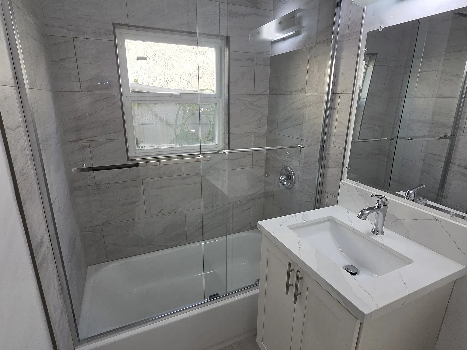 2 bed, 800 sqft, $2,495 — Photo 2