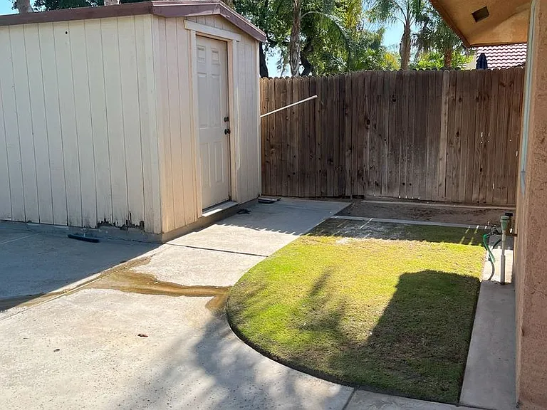 8805 Landover Ln — Photo 1