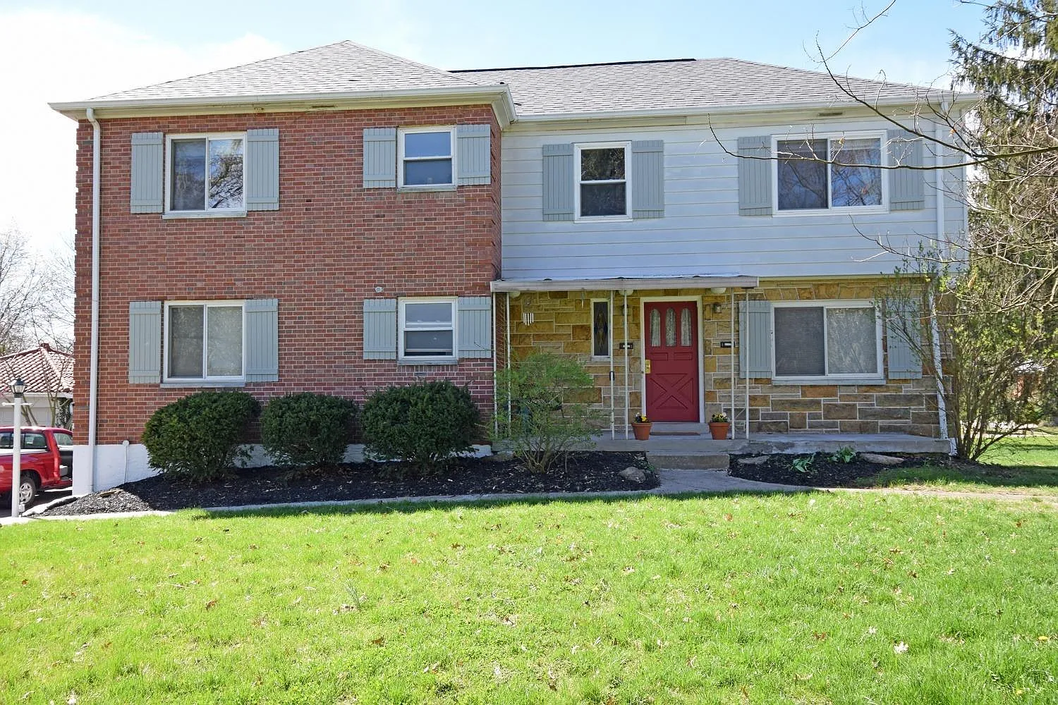 8386 Roland Ave photo 1