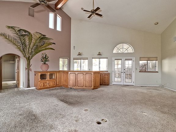 Additional Living Room