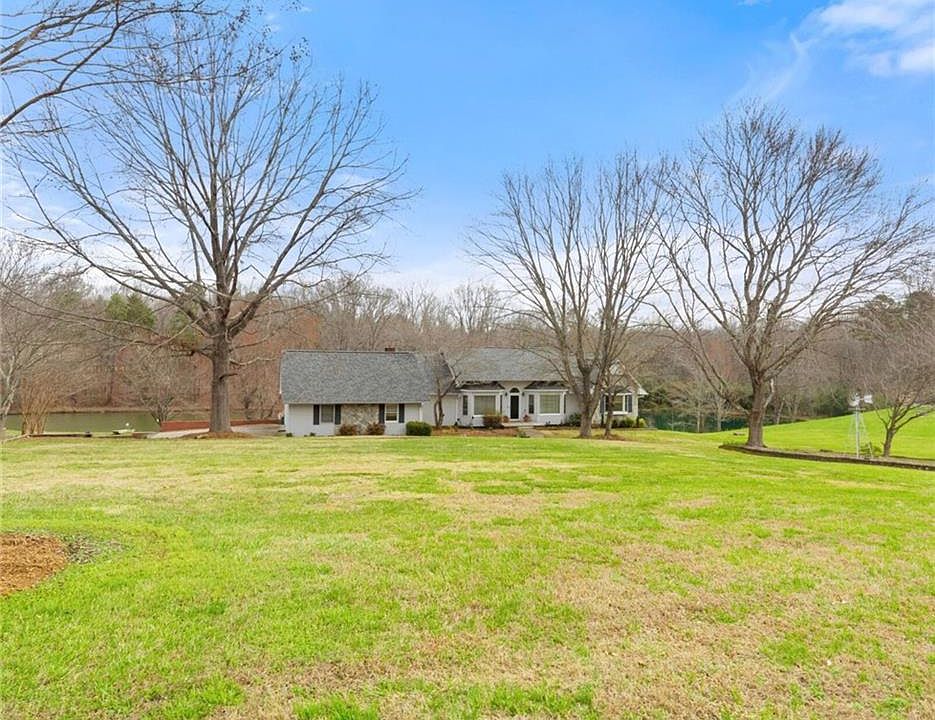 1st image of 4875 Hampton Rd