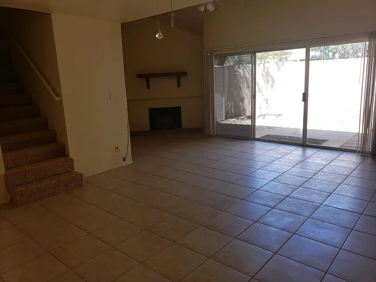 1536 S River Dr — Photo 10