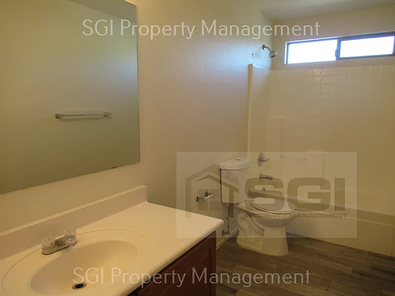 3123 W Pleasant Ln — Photo 19