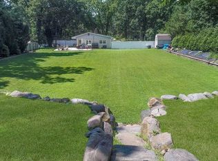 1089 Westminster Ave #1089, Dix Hills, NY 11746