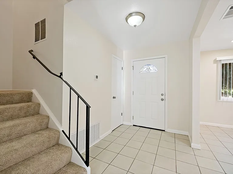 490 N 5th St — Photo 13