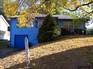 5625 Grand Ave, Omaha, NE 68104