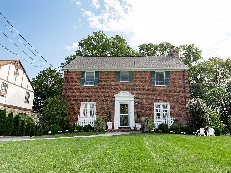 Tremendous curb appeal