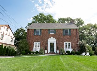 62 Stratford Rd, Scarsdale, NY 10583