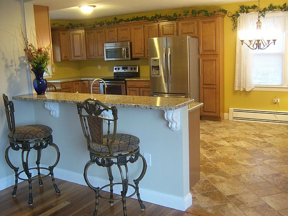 Raied bar entertaining area