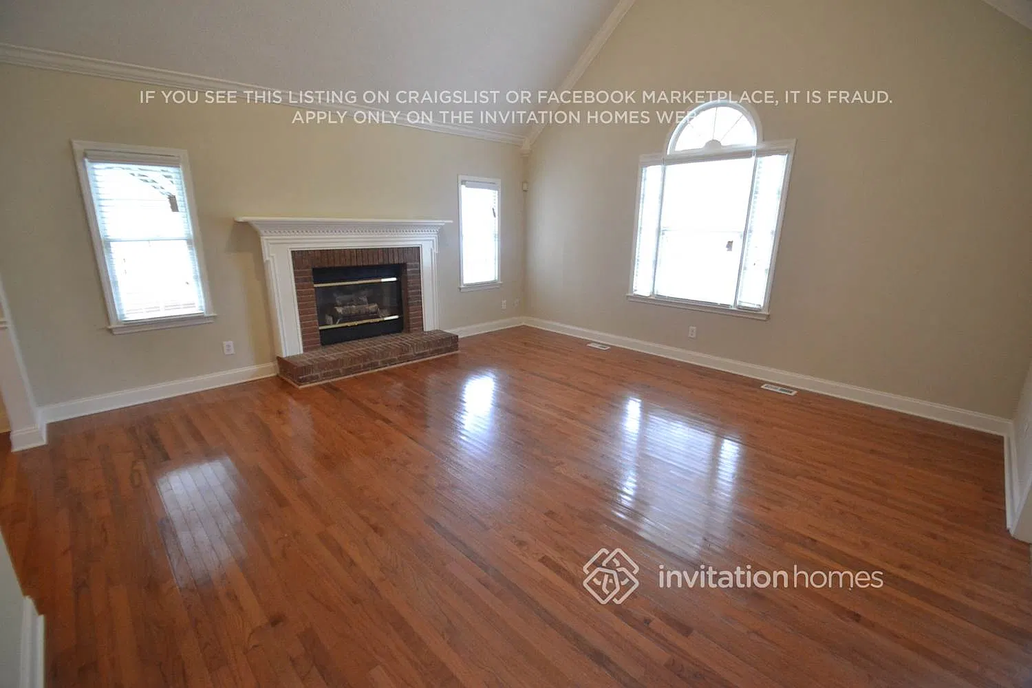 656 Radford Cir Woodstock, GA 30188 — Photo 2