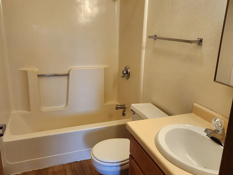 Pheasant Run Apartments — Photo 3