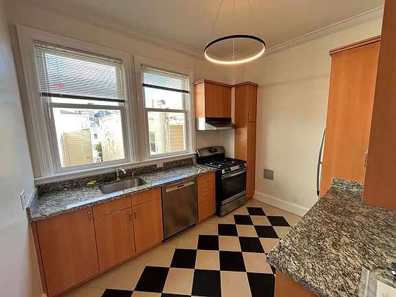 2nd image of 1515 Greenwich St #32