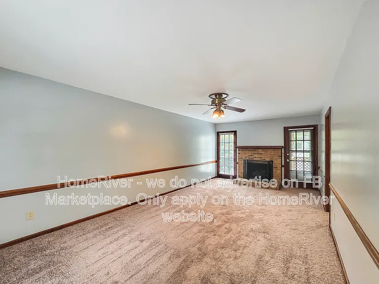 9444 Stately Oak Ln — Photo 4