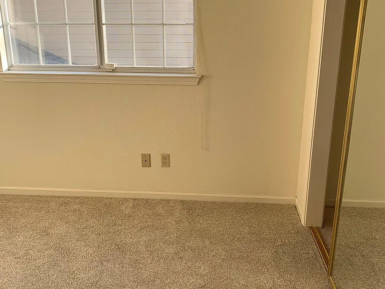 4020 Eastwood Village Ln — Photo 13
