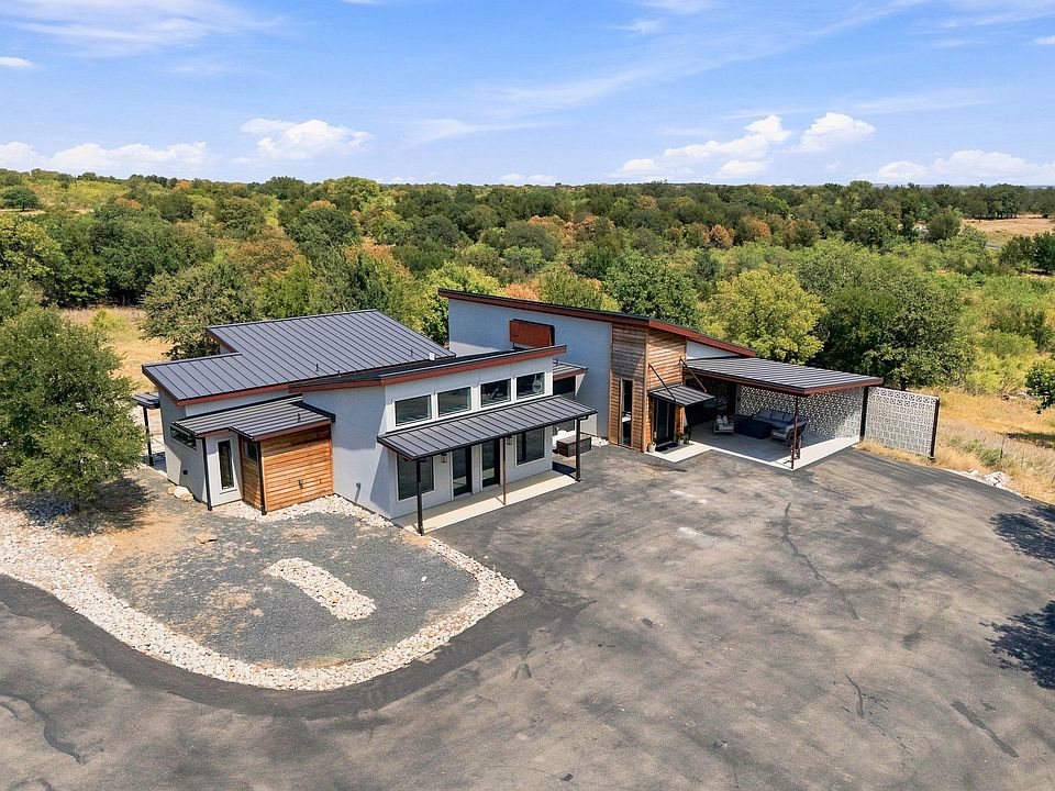 1st image of 135 Demonbreun Ct