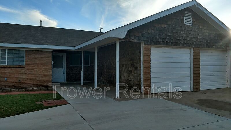 1st image of 1405 Sandalwood Ln