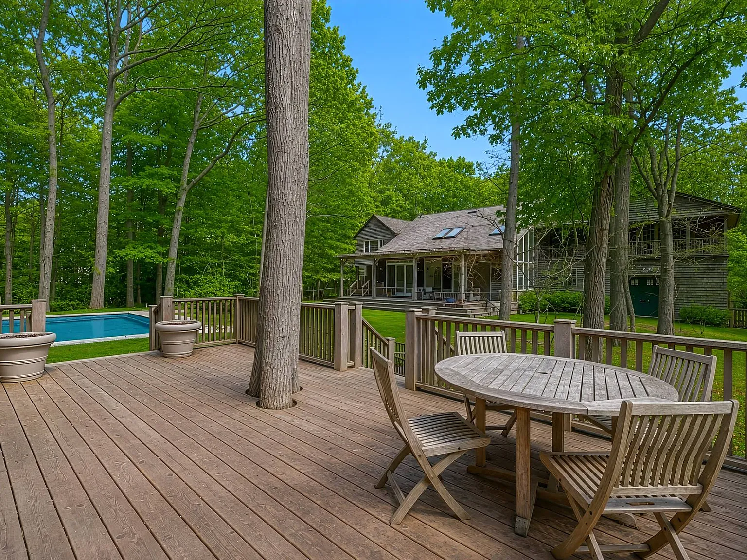 Sagaponack Retreat With Heated Pool + Fully Equipped Pool House — Photo 3