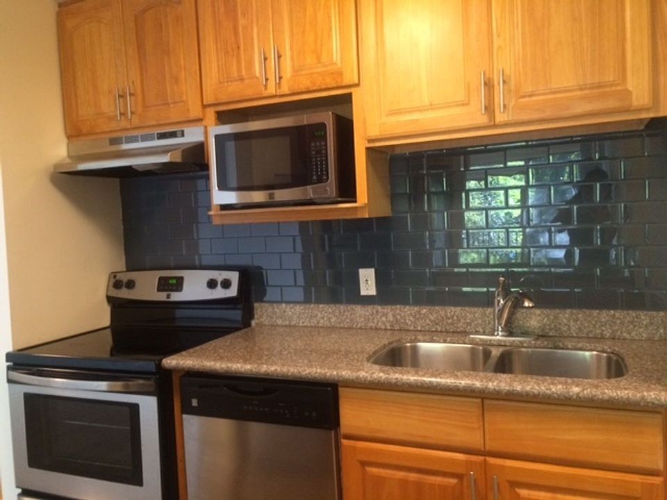 1st image of 9447 166th Ave NE APT 302
