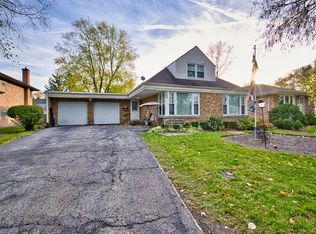 5315 Grove St, Skokie, IL 60077